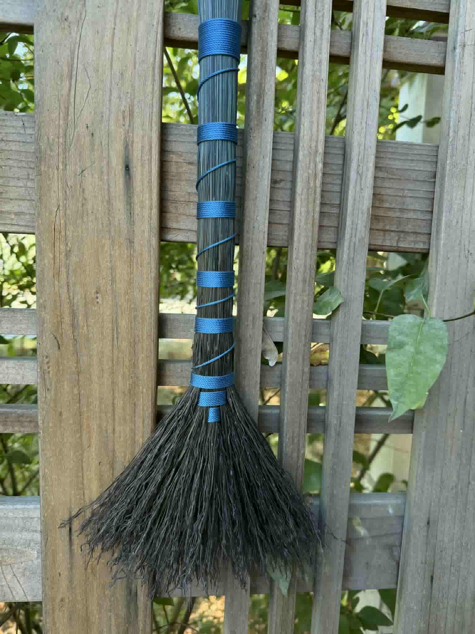 Broom Making 101 - Dolphin - Hawk Tail - Image 2