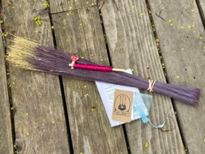 Broom Making 101 - Hummingbird - Hawk Tail